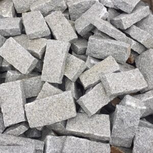 Granite setts 200mm x 100mm x 100mm light grey